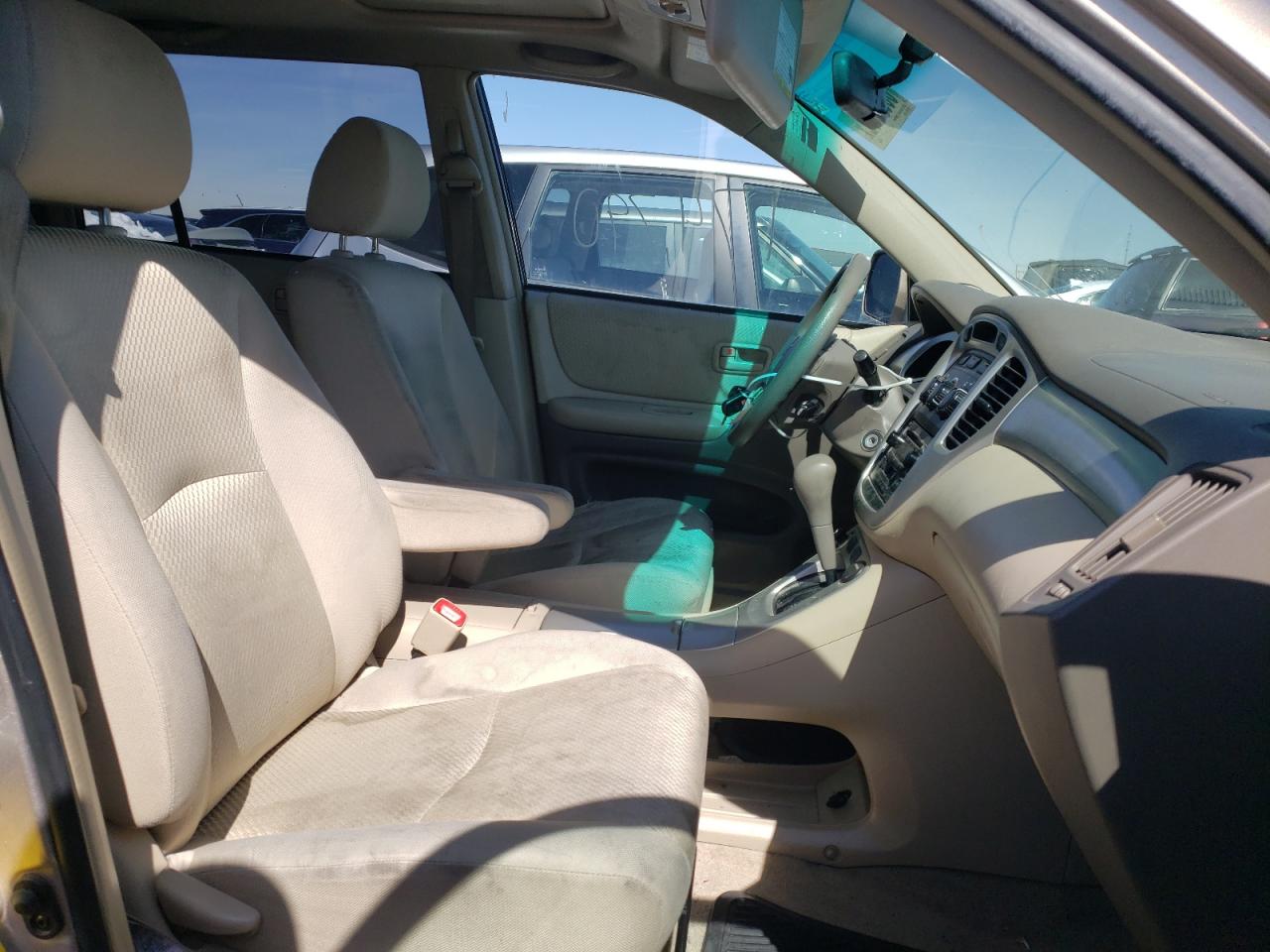 Photo 5 from auction – 2005 TOYOTA HIGHLANDER with VIN JTEEP21A050080584