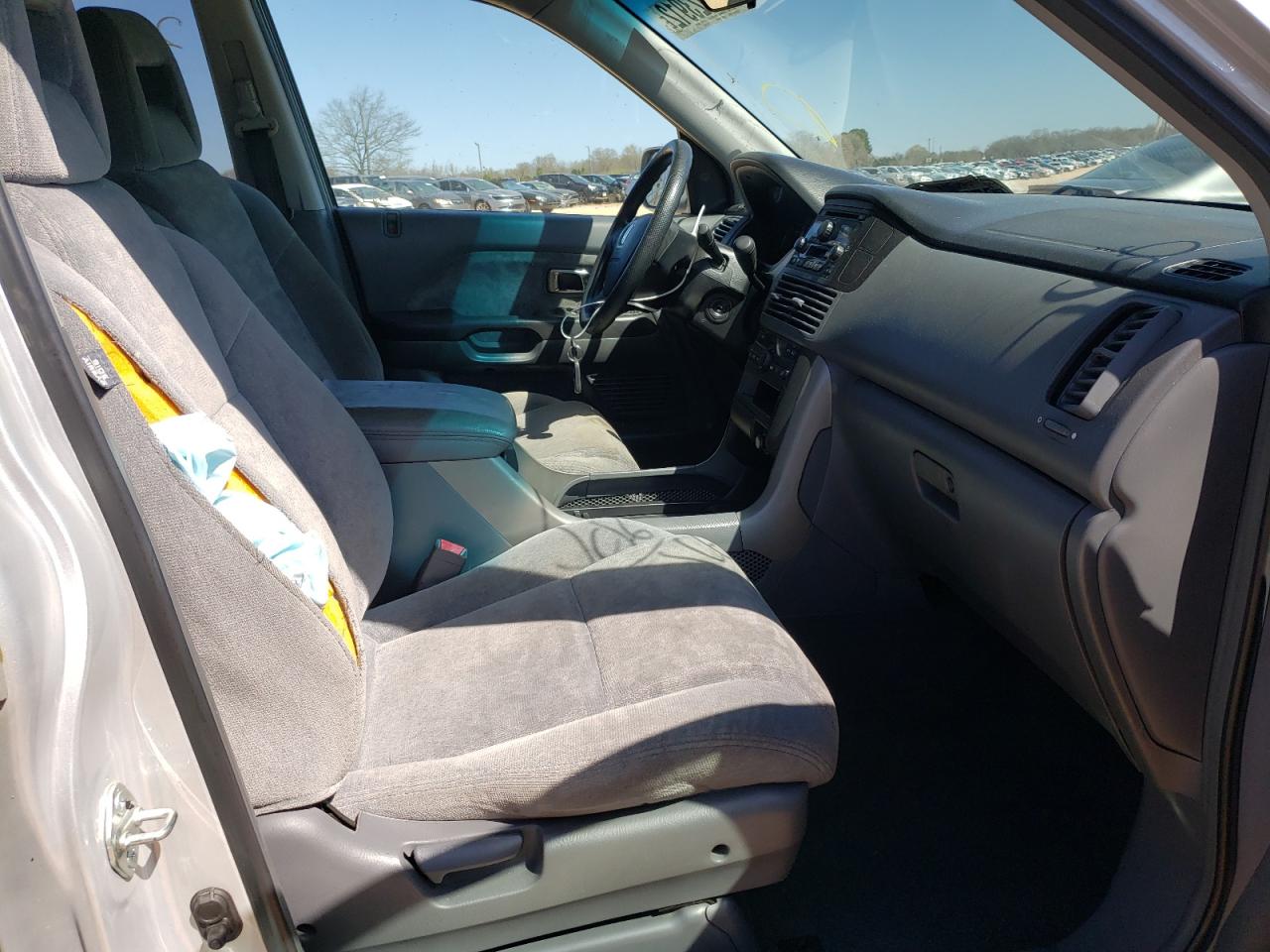 Photo 5 from auction – 2003 HONDA PILOT EX with VIN 2HKYF18463H614704