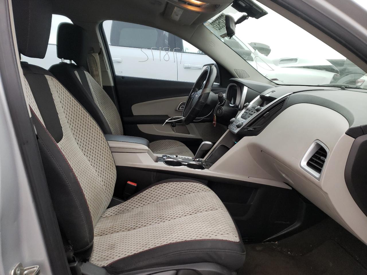 Photo 5 from auction – 2011 CHEVROLET EQUINOX LS with VIN 2CNFLCECXB6247926