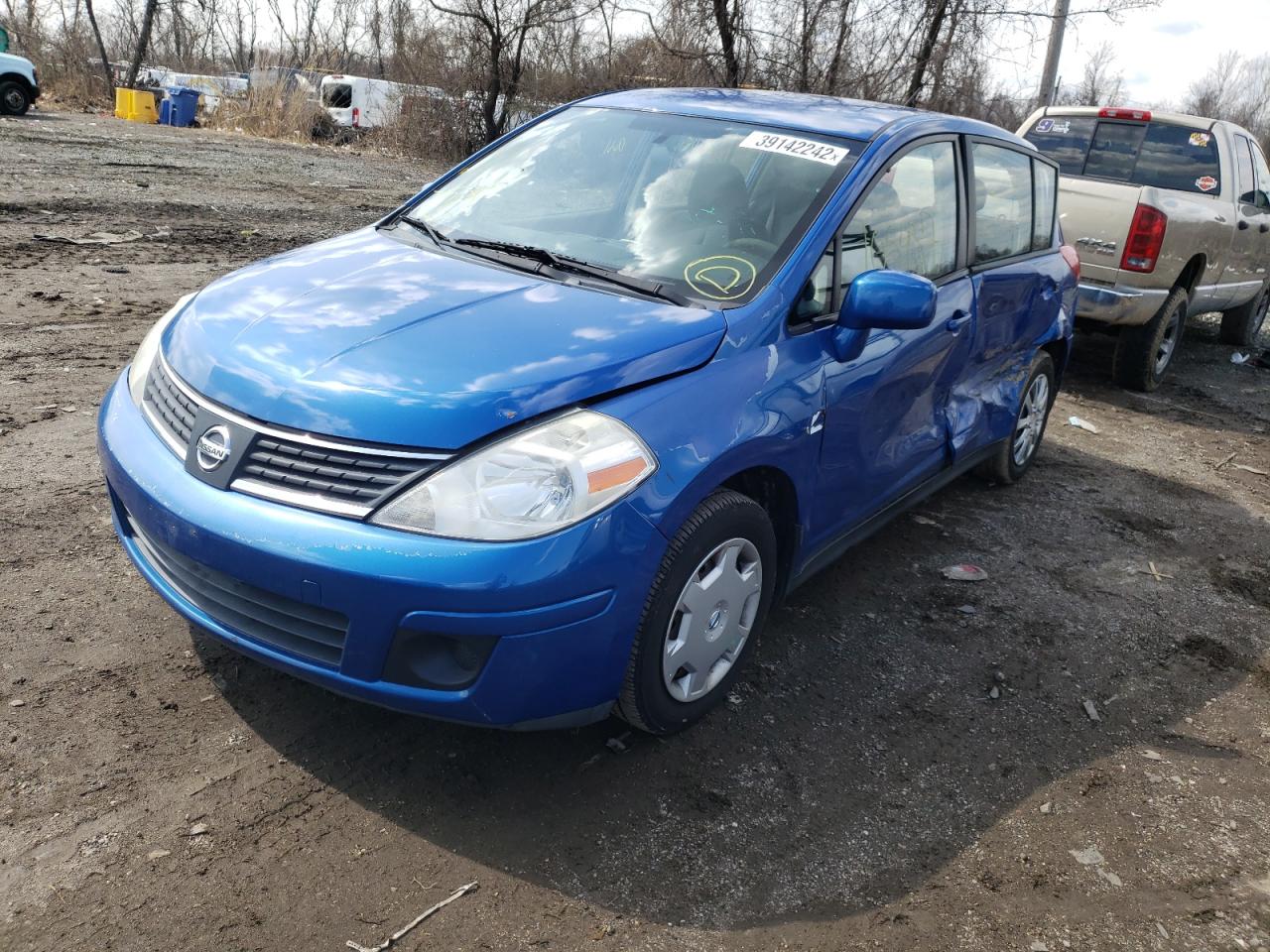 Zdjęcie 2 z aukcji – 2007 NISSAN VERSA S z VIN 3N1BC13E27L379693