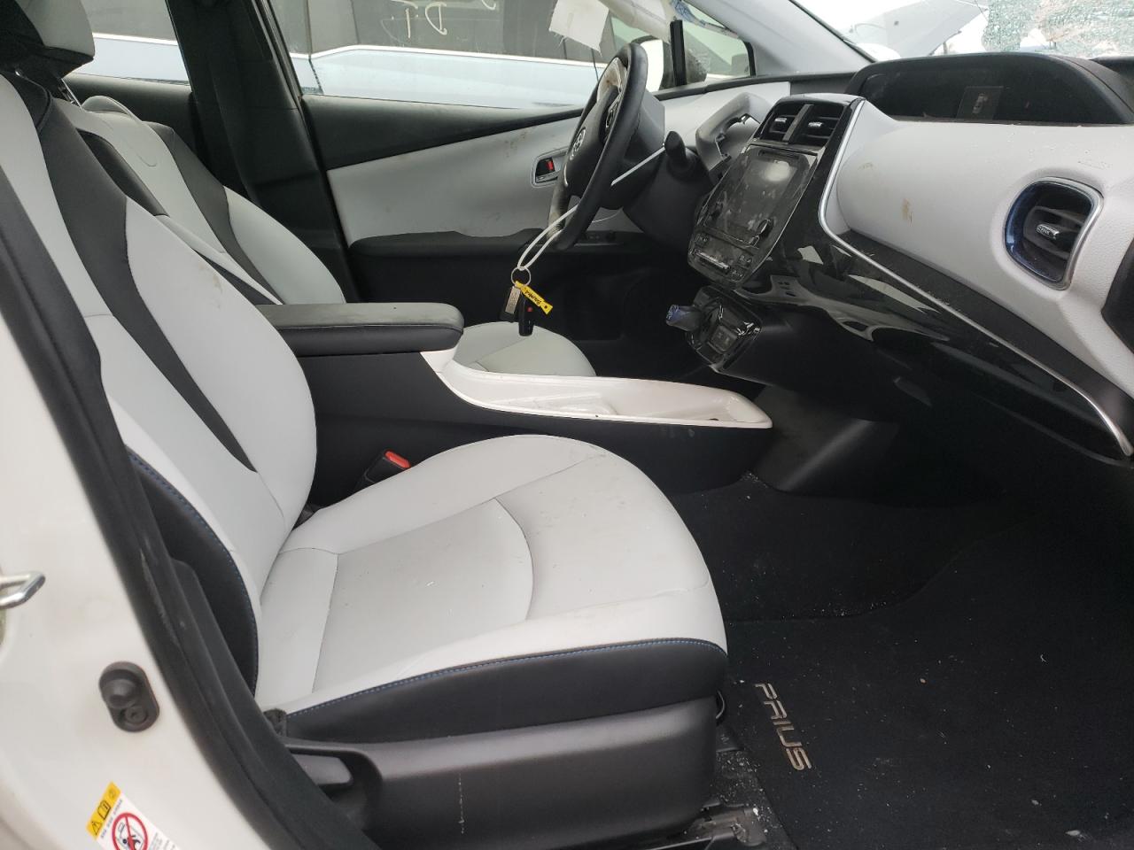 Photo 5 from auction – 2018 TOYOTA PRIUS with VIN JTDKARFU7J3056442