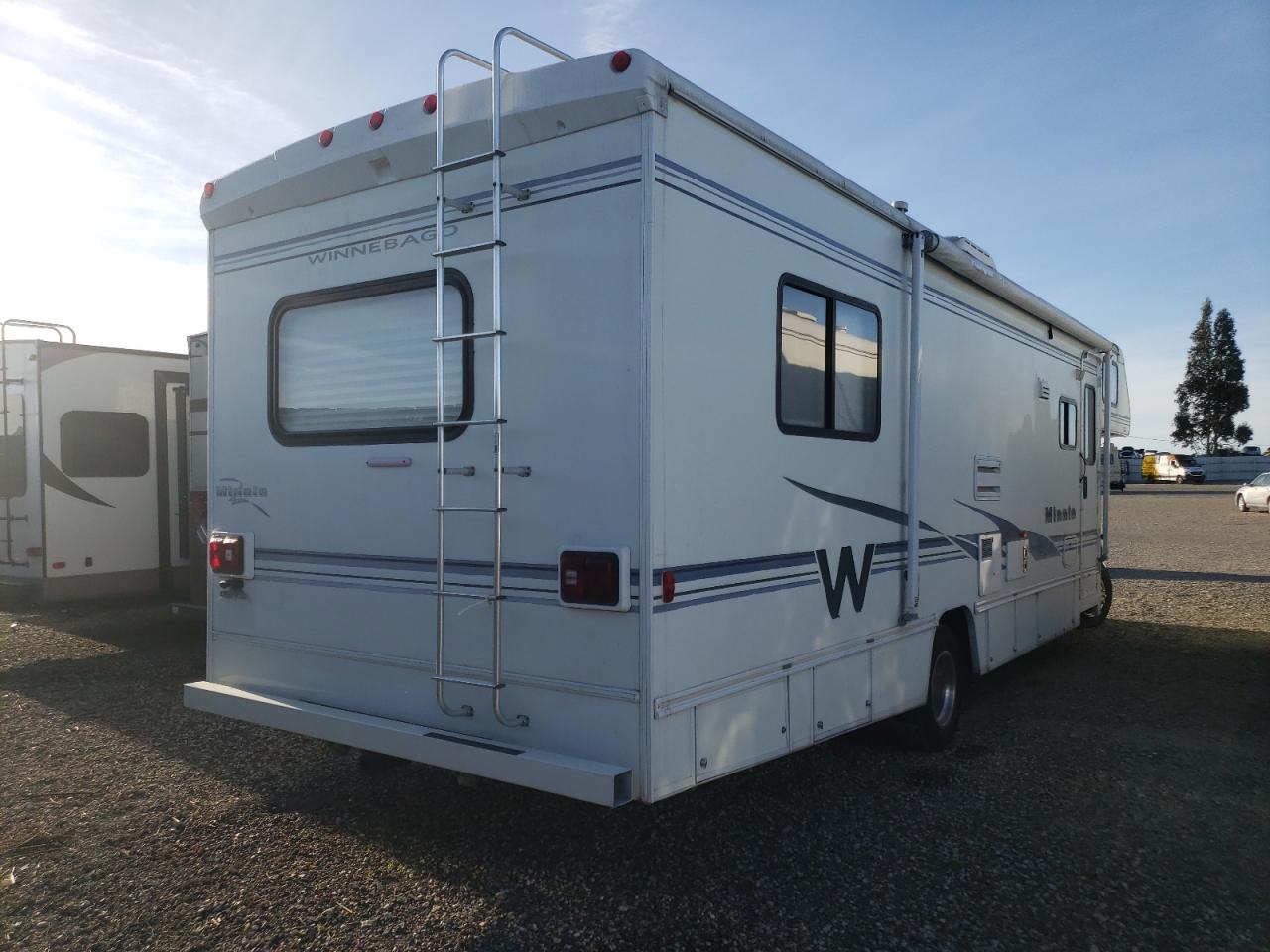 Photo 4 from auction – 2003 WINNEBAGO WINNEBAGO with VIN 1FDXE45S42HB70184