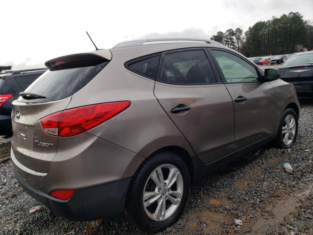 Photo 4 from auction – 2012 HYUNDAI TUCSON GL with VIN KM8JT3AB6CU370472