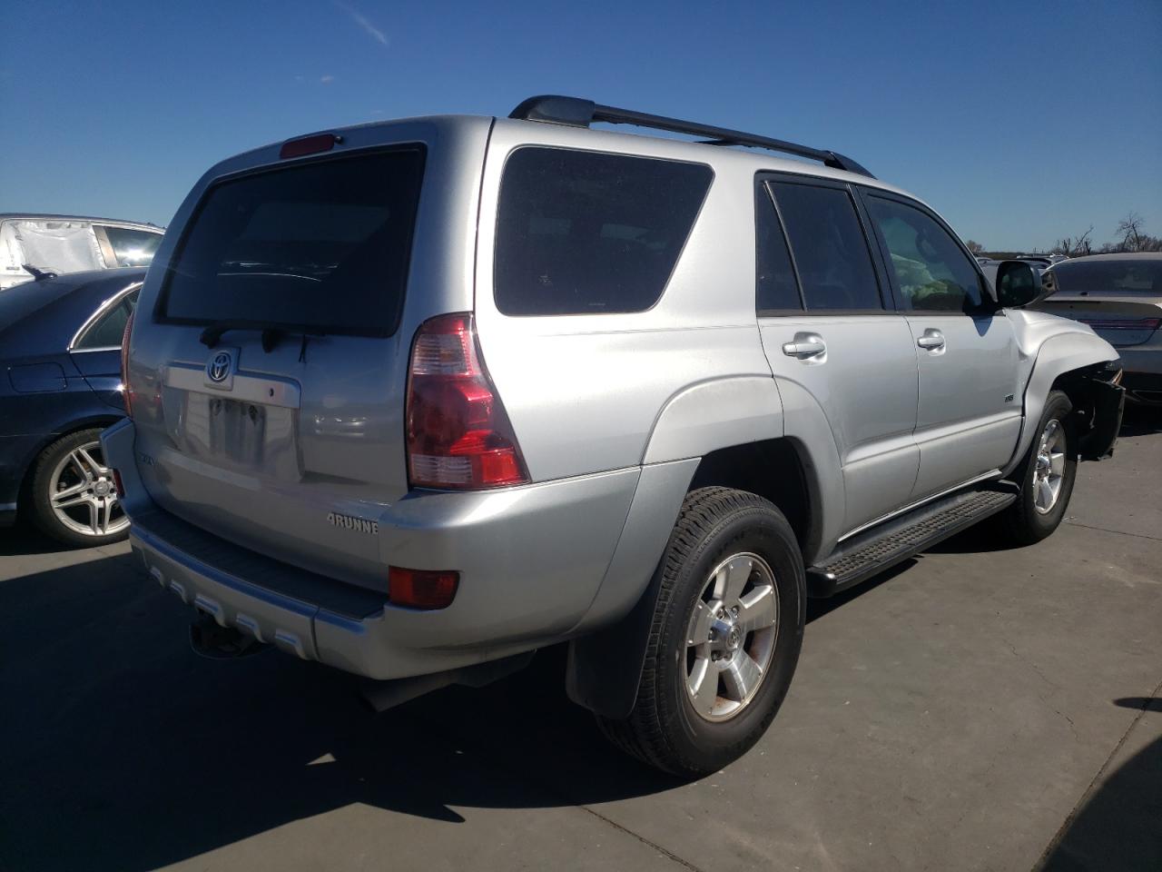 Photo 4 from auction – 2005 TOYOTA 4RUNNER SR with VIN JTEZU14R758034886