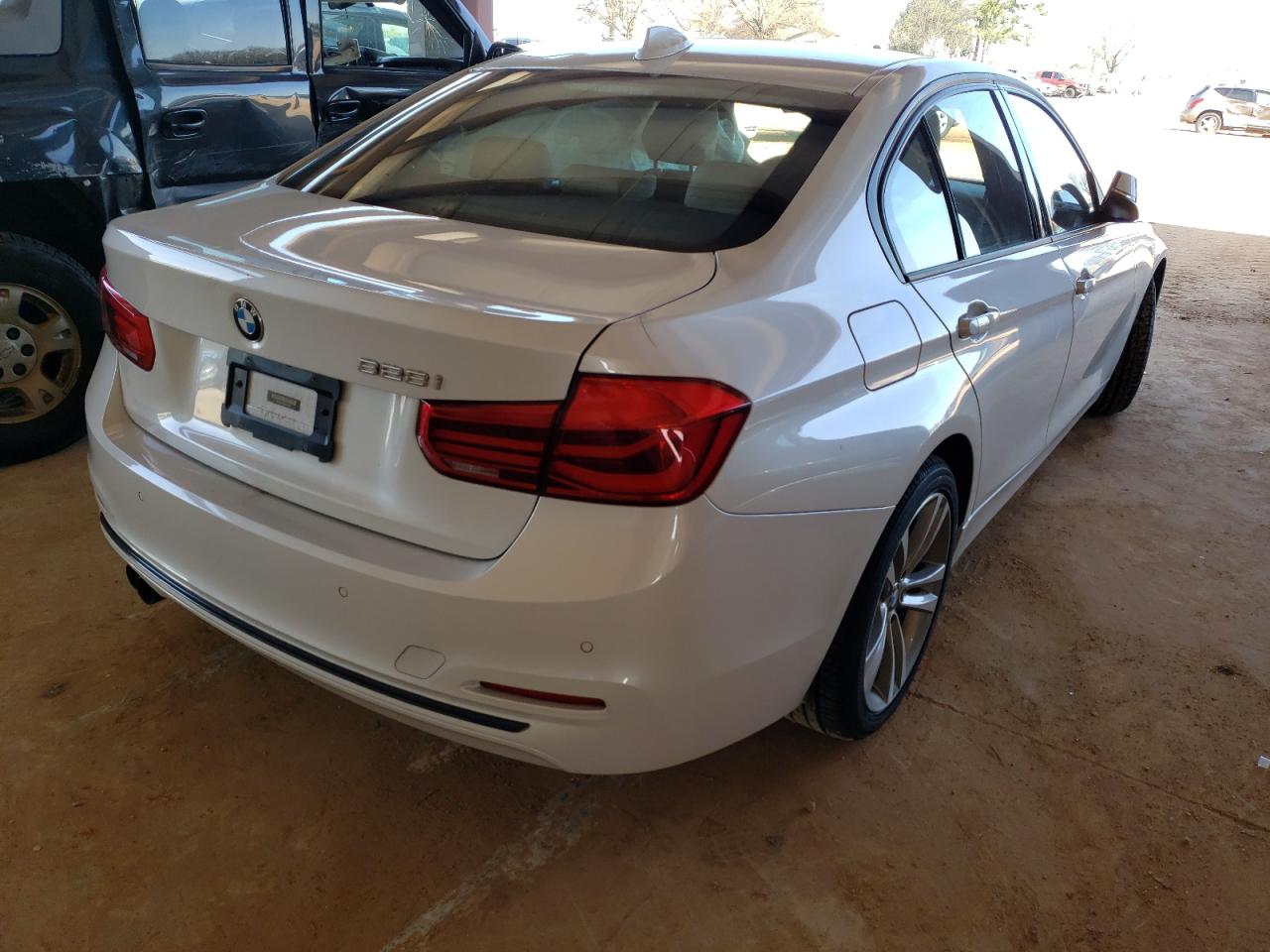 Photo 4 from auction – 2016 BMW 328 with VIN WBA8E9C55GK644010