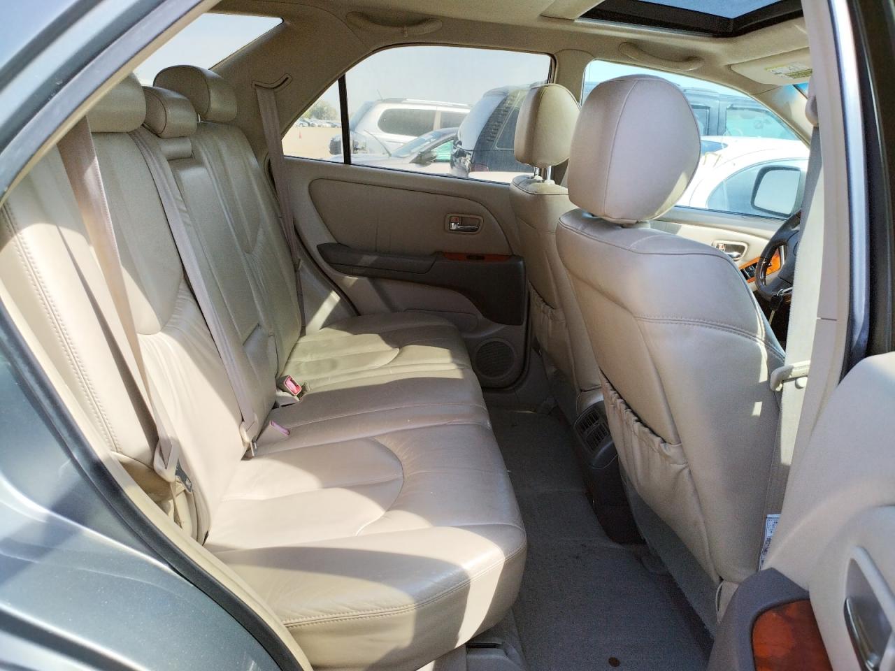 Photo 6 from auction – 2001 LEXUS RX 300 with VIN JTJGF10U410108545