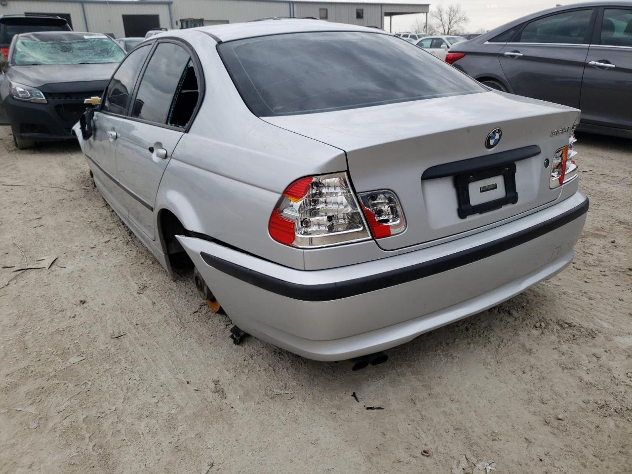 Photo 3 from auction – 2005 BMW 325 I with VIN WBAET37495NJ89116