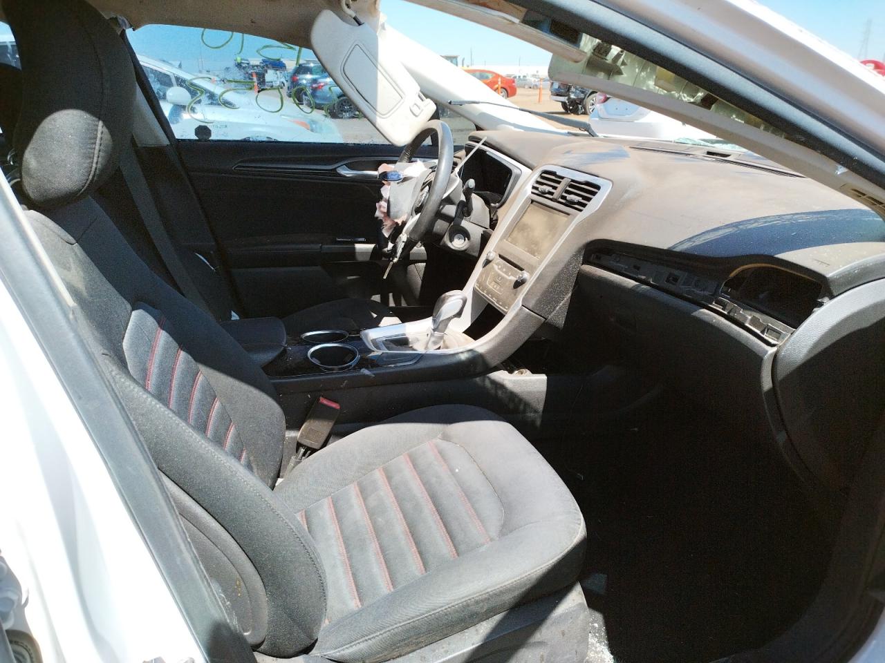 Photo 5 from auction – 2013 FORD FUSION SE with VIN 3FA6P0HR6DR163918