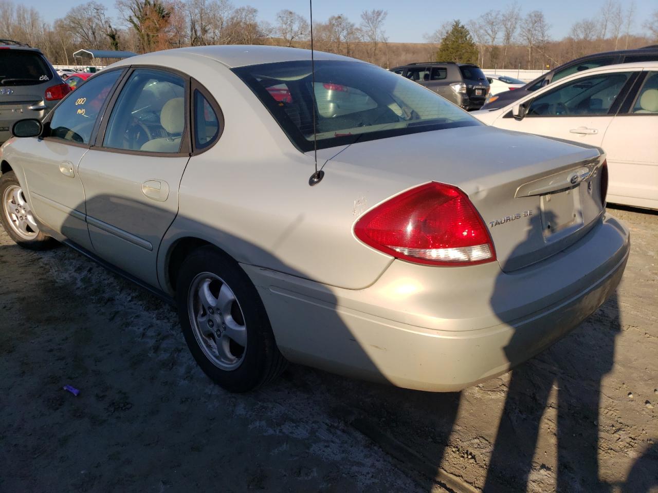Photo 3 from auction – 2005 FORD TAURUS SE with VIN 1FAFP53215A157124