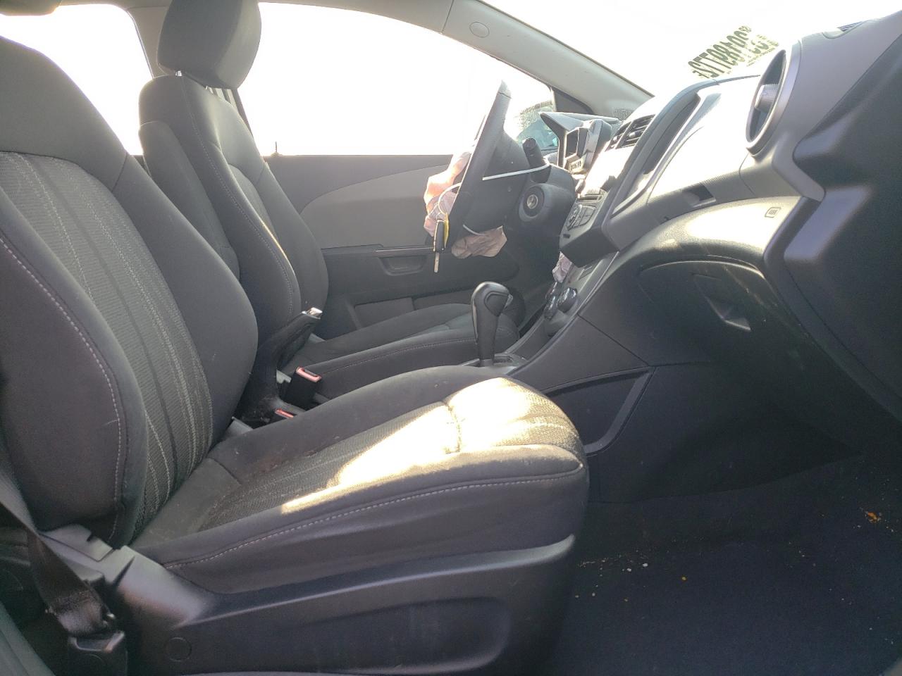 Photo 5 from auction – 2015 CHEVROLET SONIC LT with VIN 1G1JC6SH7F4198426
