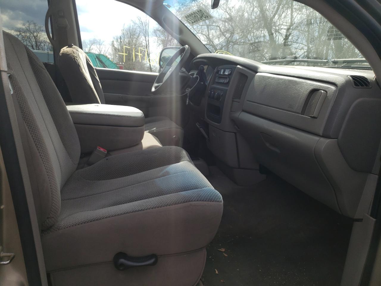 Photo 5 from auction – 2004 DODGE RAM 1500 S with VIN 1D7HU18D04S541389