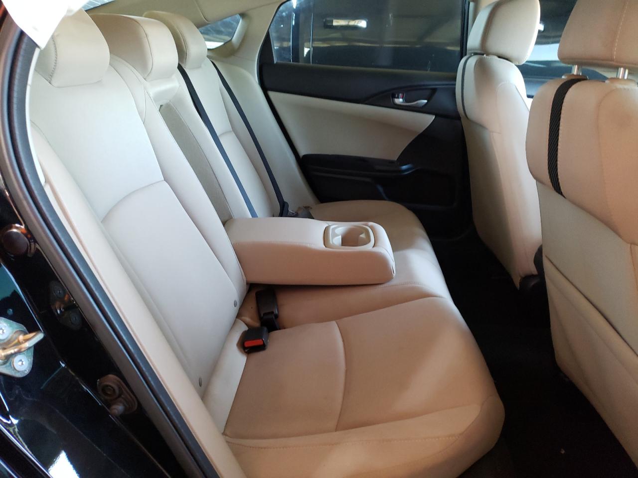 Photo 6 from auction – 2017 HONDA CIVIC EX with VIN 19XFC2F7XHE013391
