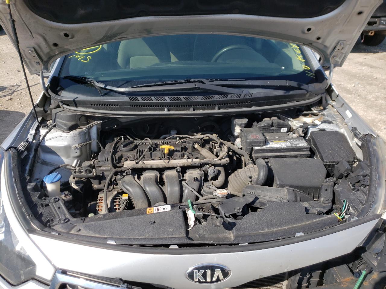 Photo 7 from auction – 2016 KIA FORTE LX with VIN KNAFK4A60G5615298