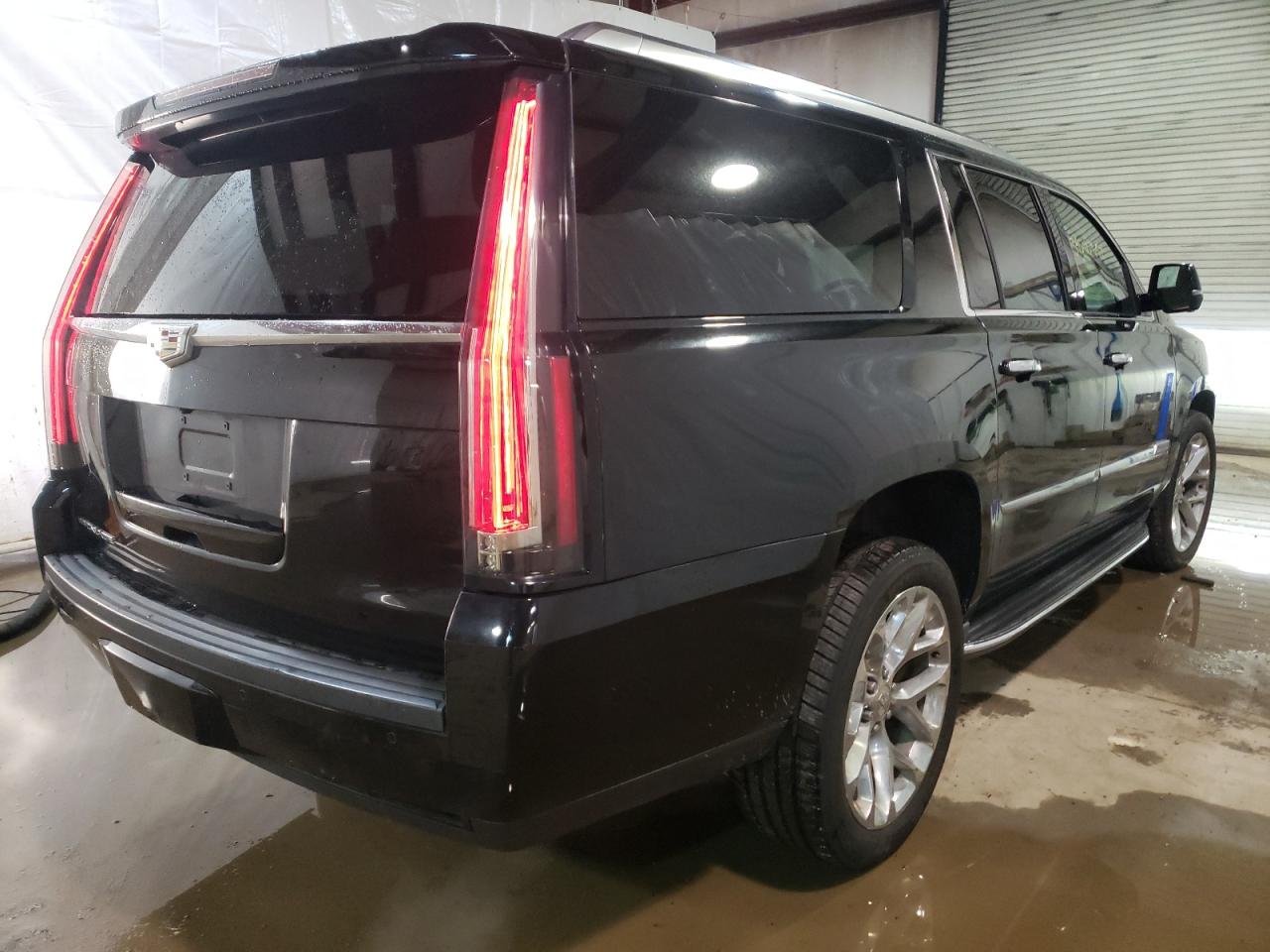 Photo 4 from auction – 2016 CADILLAC ESCALADE E with VIN 1GYS4HKJ7GR211858