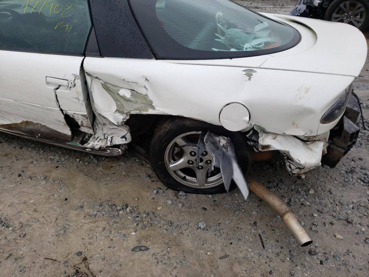 Photo 10 from auction – 2001 CHEVROLET CAMARO with VIN 2G1FP22G812101212