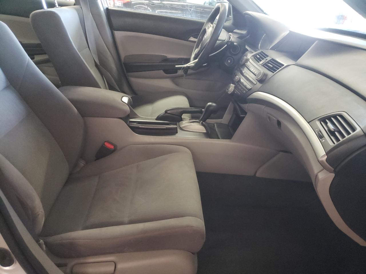 Photo 5 from auction – 2012 HONDA ACCORD LX with VIN 1HGCP2F31CA107712