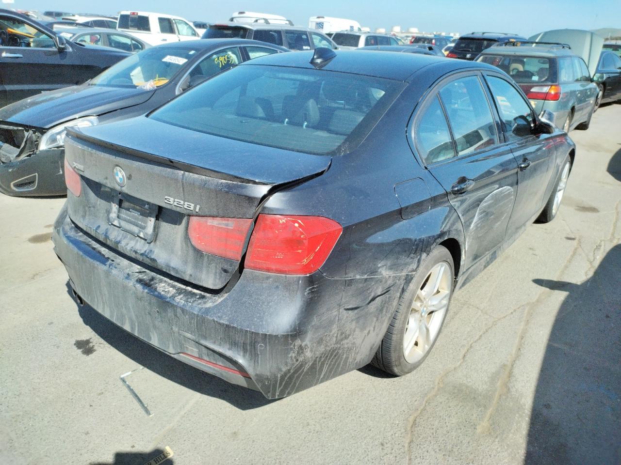 Photo 4 from auction – 2015 BMW 328 XI with VIN WBA3B3C52FF545930