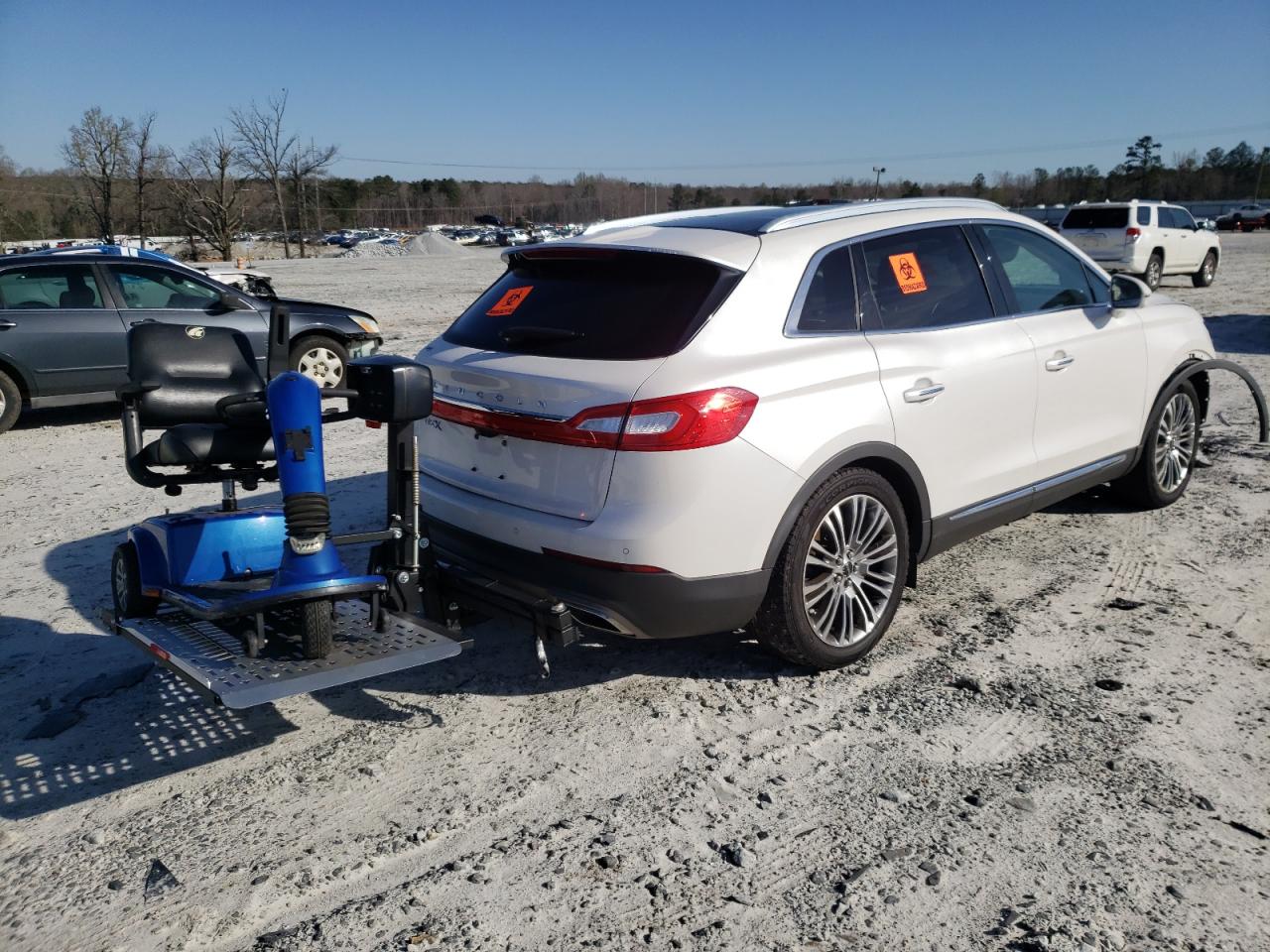 Photo 4 from auction – 2016 LINCOLN MKX RESERV with VIN 2LMTJ6LR7GBL80440