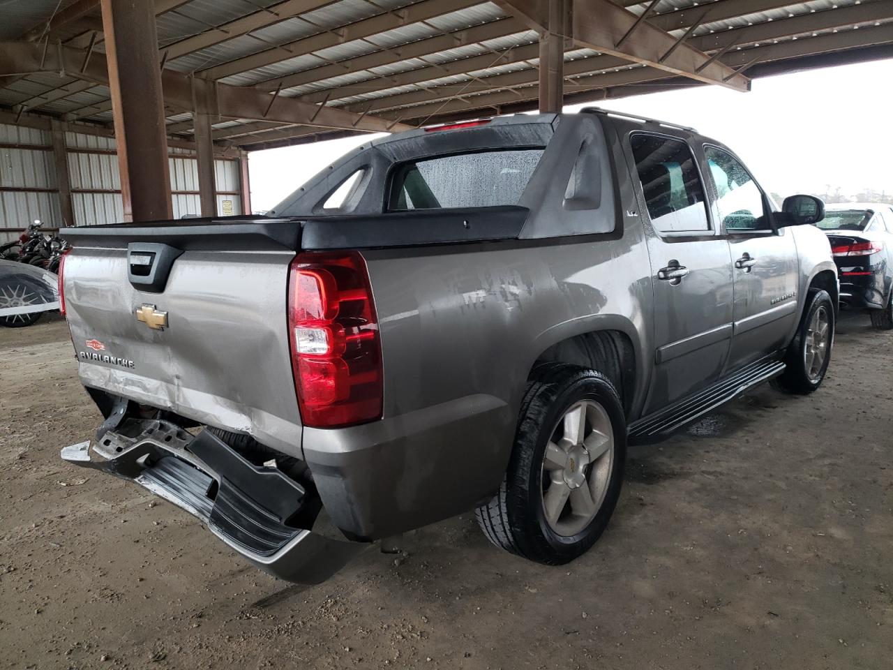 Photo 4 from auction – 2007 CHEVROLET AVALANCHE with VIN 3GNEC12J67G123632