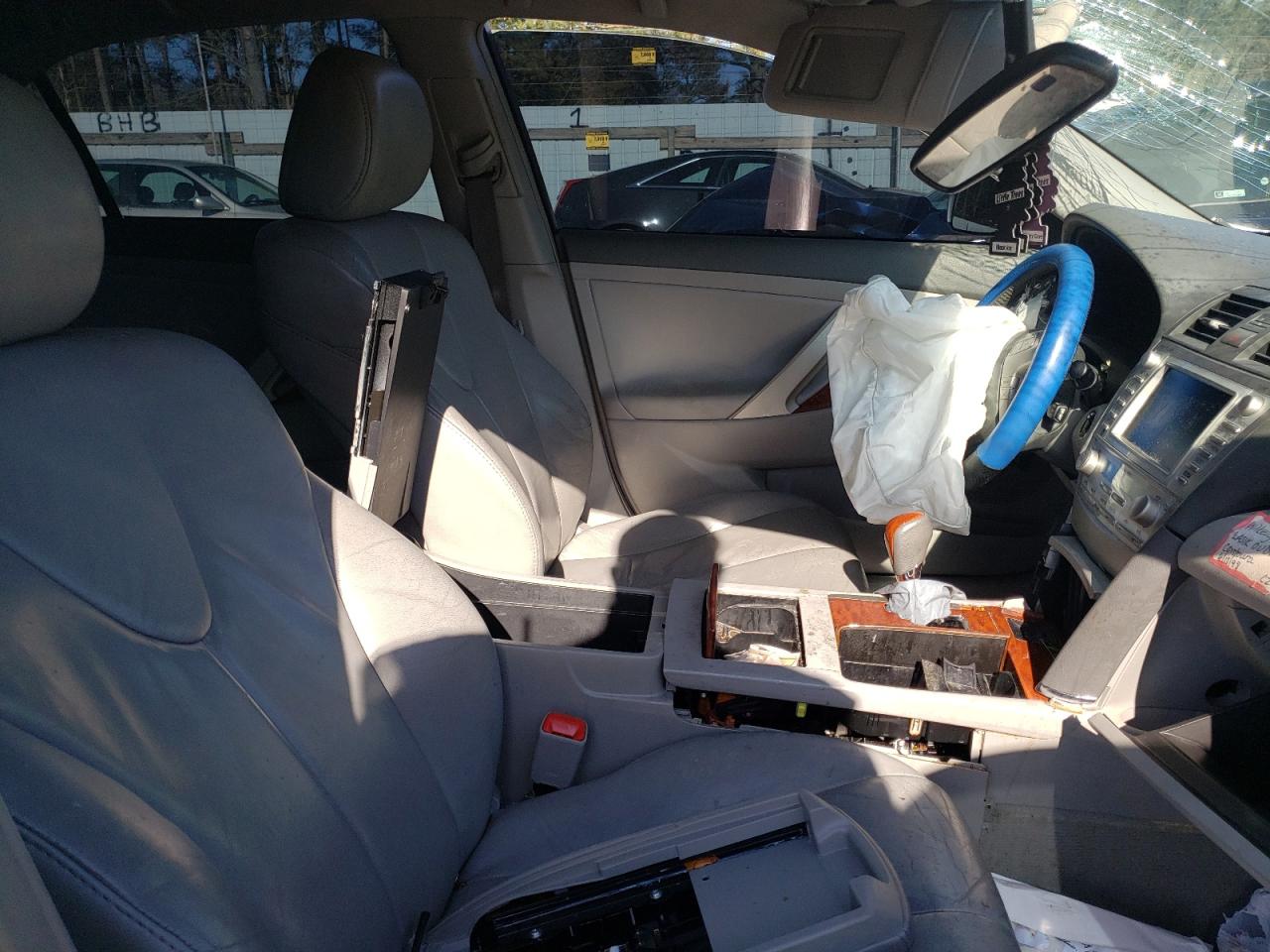 Photo 5 from auction – 2011 TOYOTA CAMRY SE with VIN 4T1BK3EK2BU615042