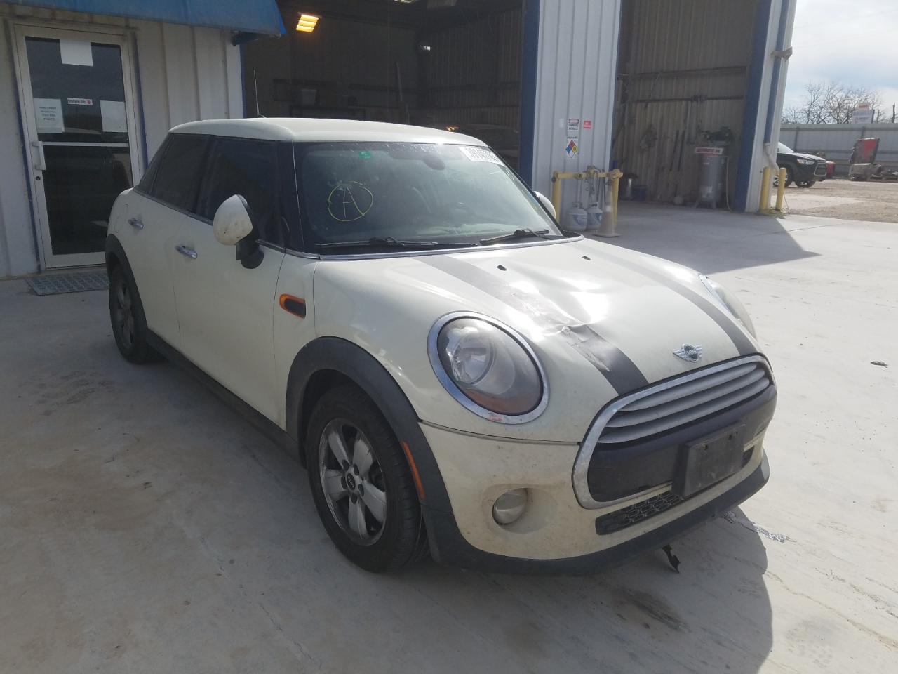 MINI COOPER 2015 with VIN WMWXS5C59FT837816 - Photo from auction