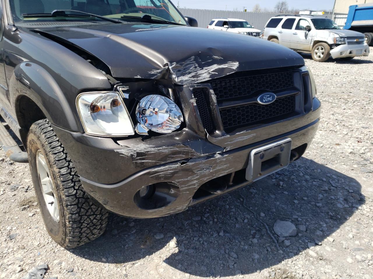Photo 9 from auction – 2005 FORD EXPLORER S with VIN 1FMZU77K65UB02944