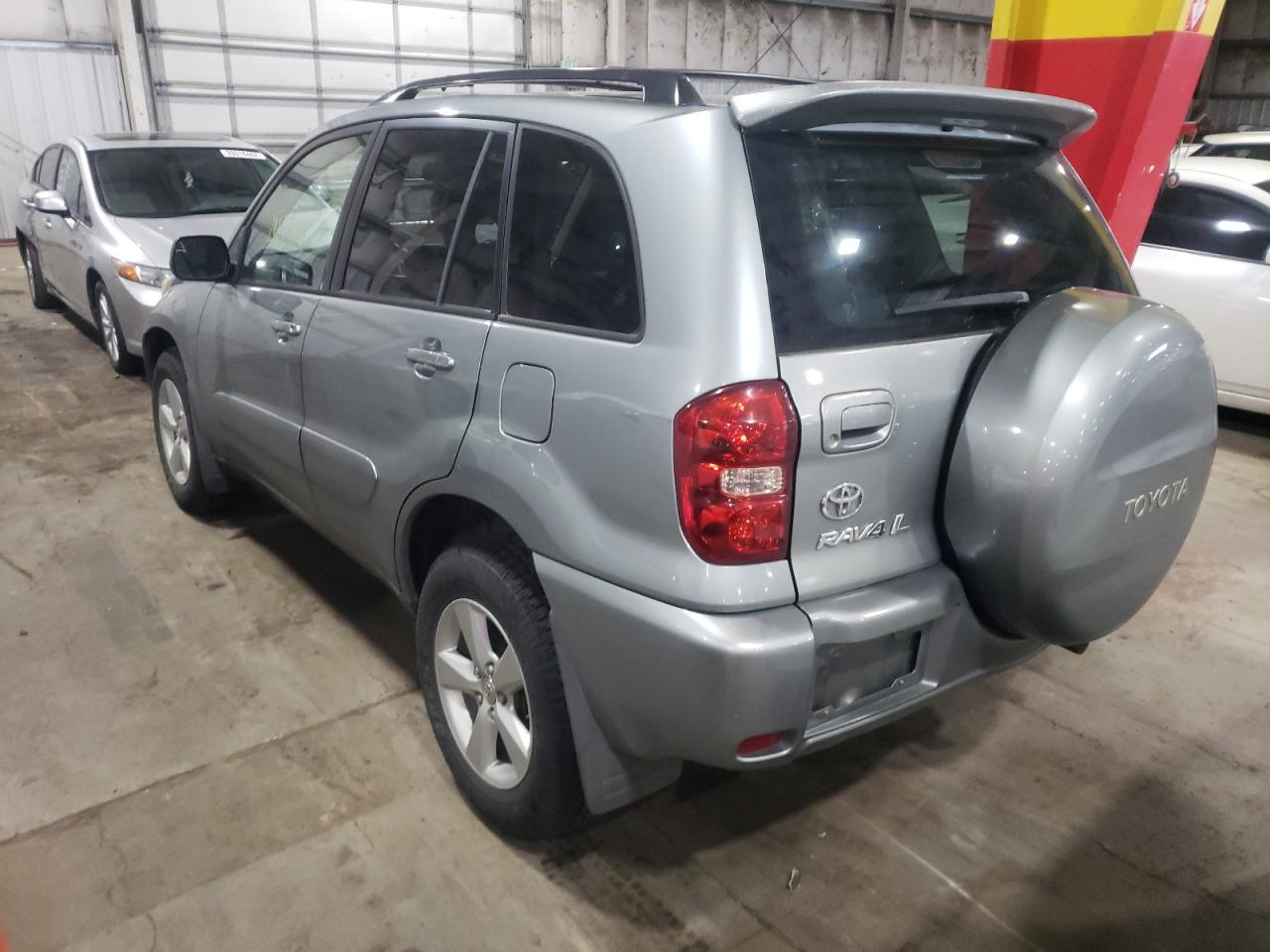 Photo 3 from auction – 2004 TOYOTA RAV4 with VIN JTEGD20V040046004