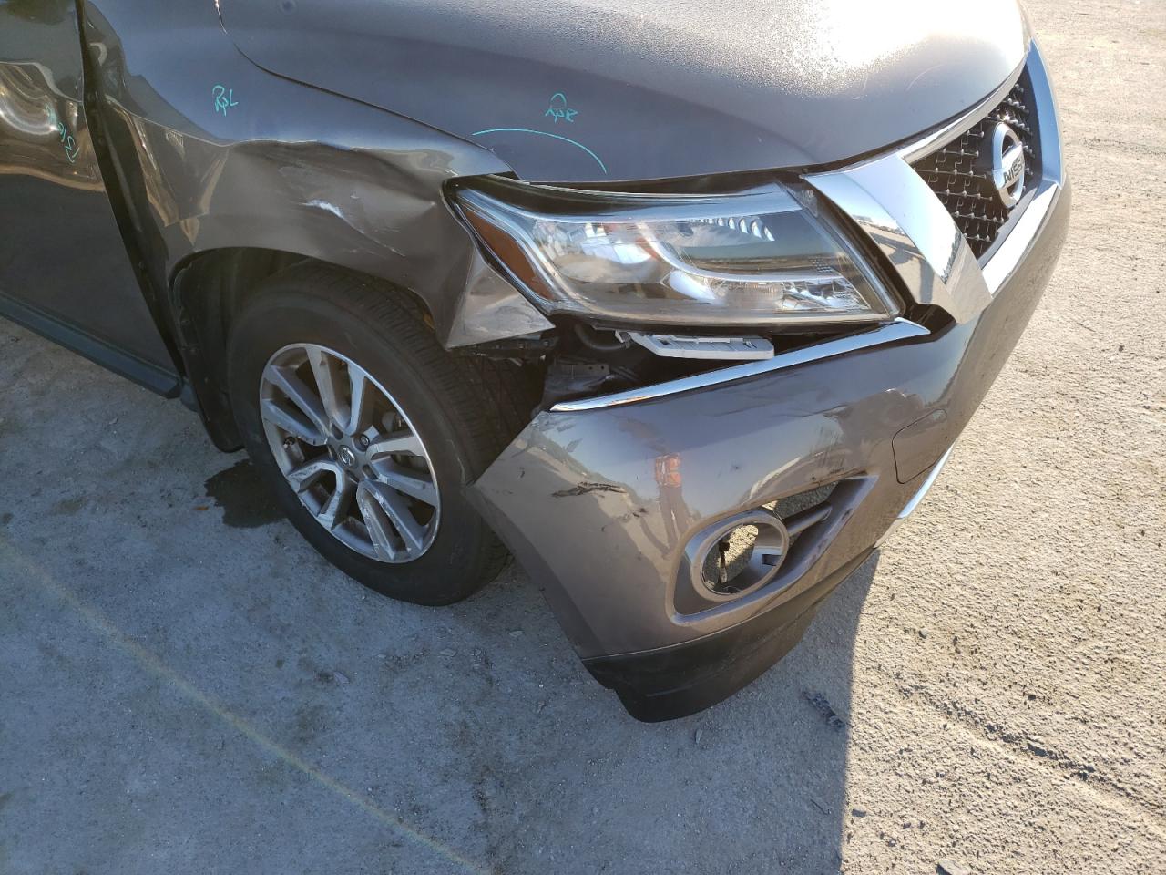 Photo 9 from auction – 2014 NISSAN PATHFINDER with VIN 5N1AR2MN8EC735810