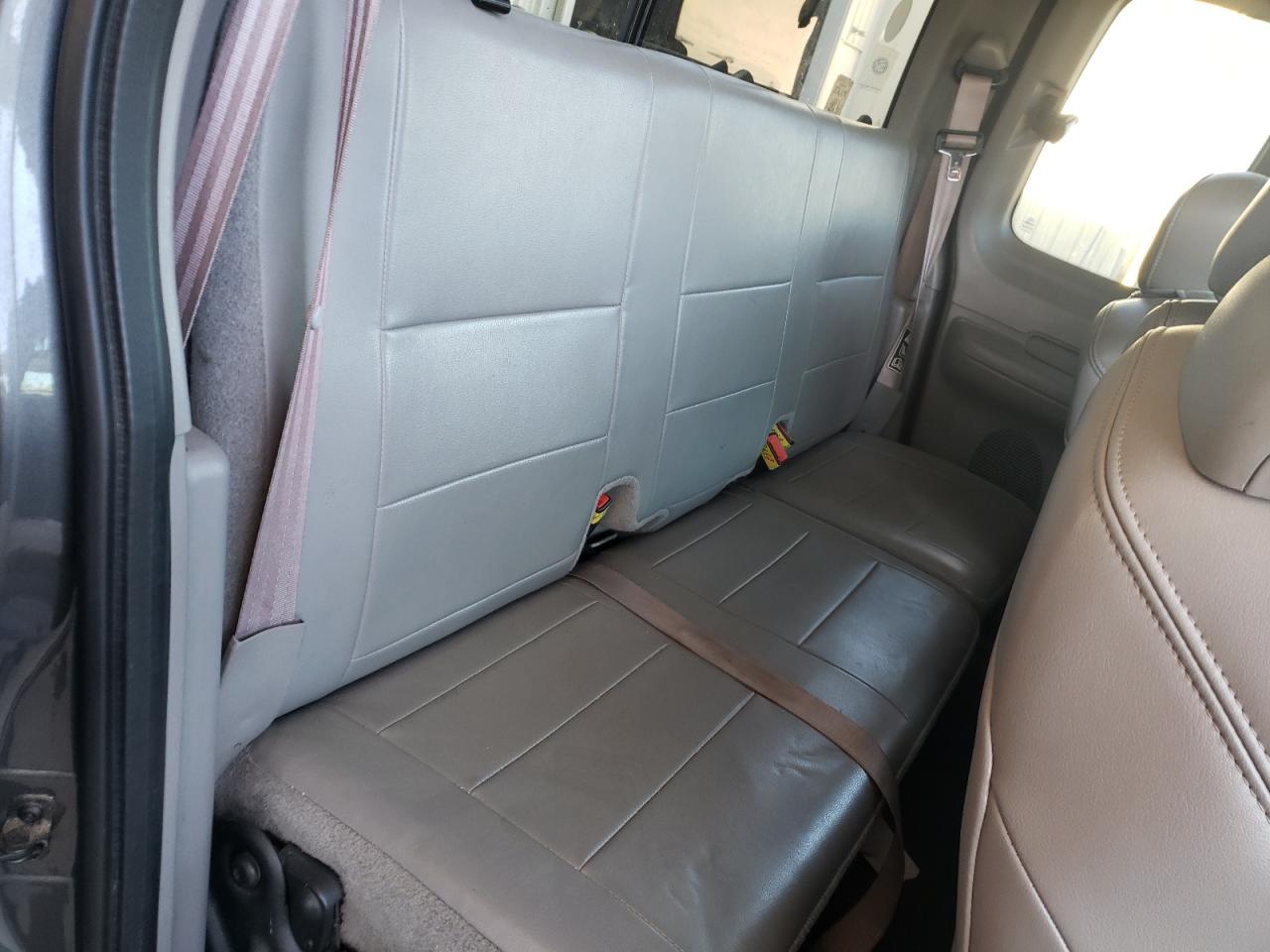 Photo 6 from auction – 2003 FORD F150 with VIN 1FTRX17W13NA14886