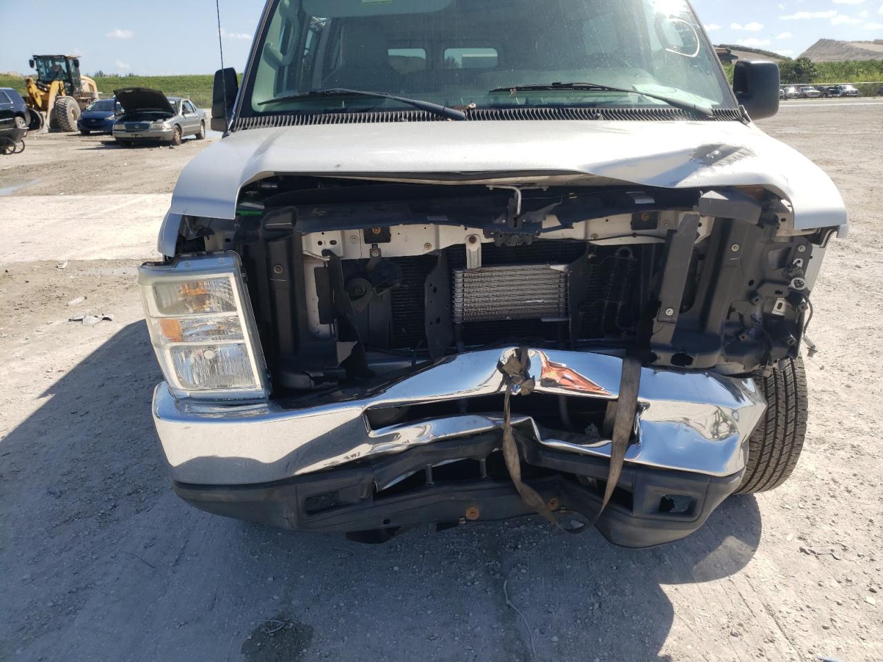 Photo 9 from auction – 2012 FORD ECONOLINE with VIN 1FBSS3BL1CDA52881