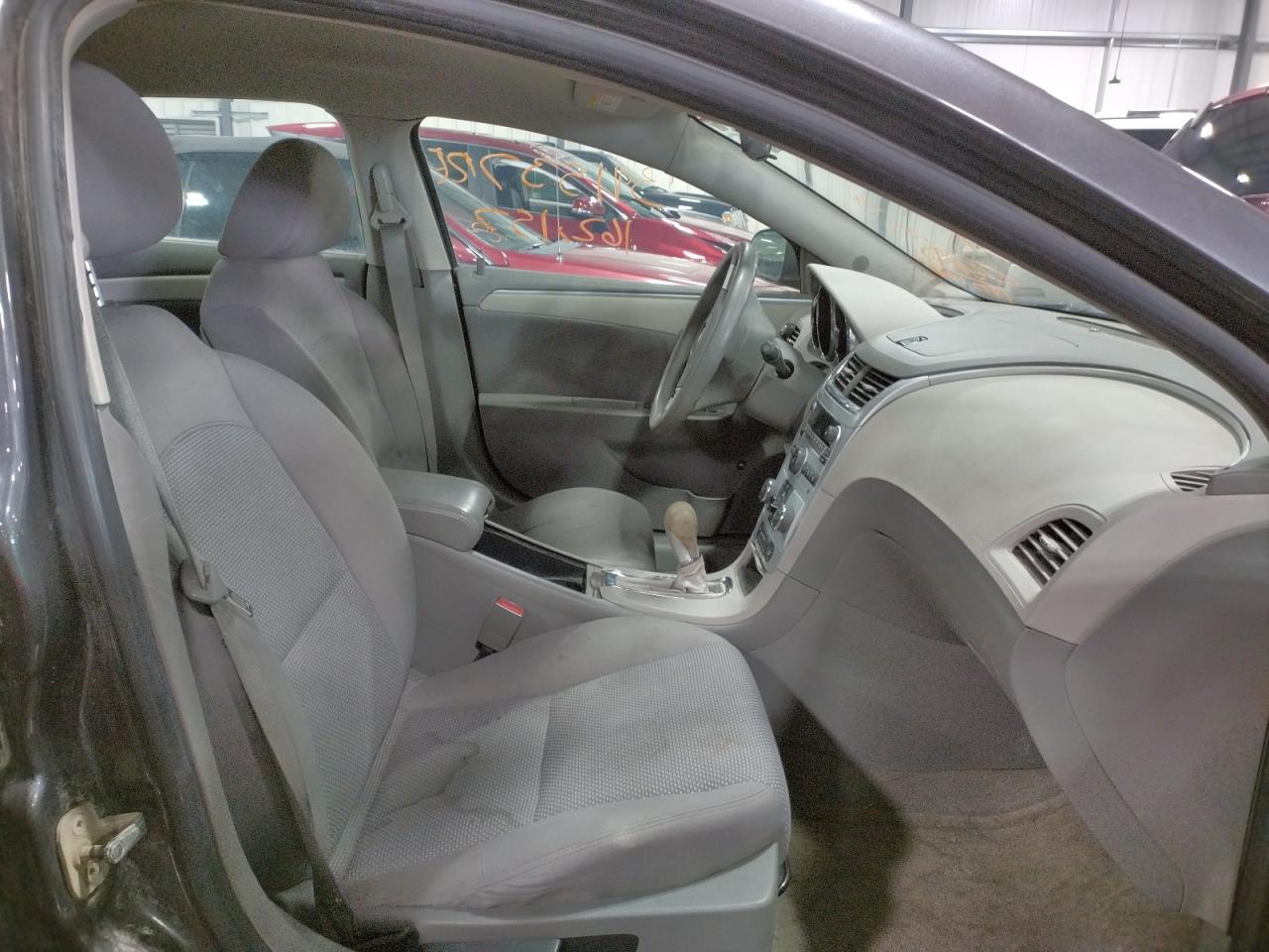Photo 5 from auction – 2010 CHEVROLET MALIBU LS with VIN 1G1ZA5E00A4109569