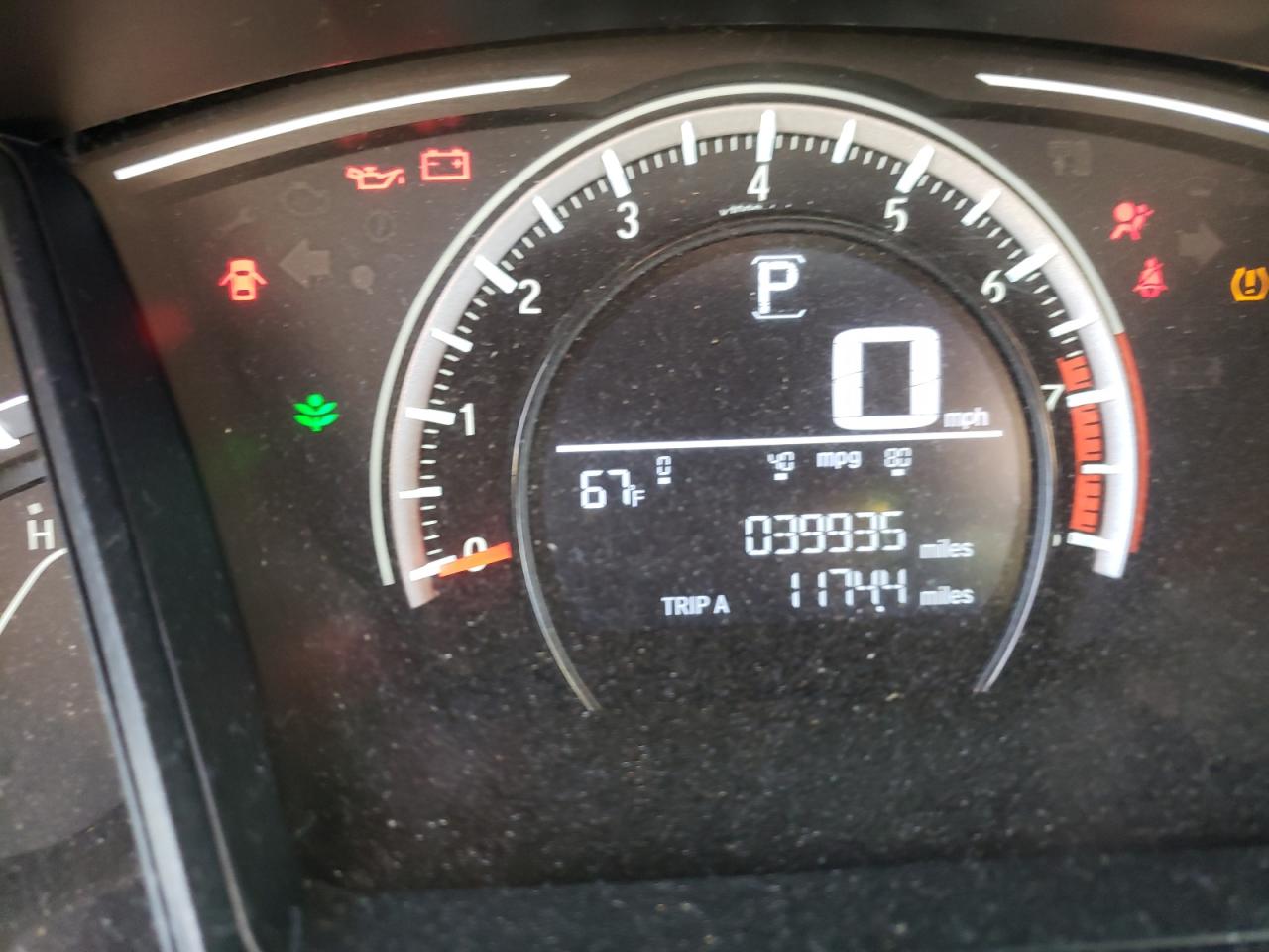 Photo 8 from auction – 2017 HONDA CIVIC LX with VIN 2HGFC2F50HH568791