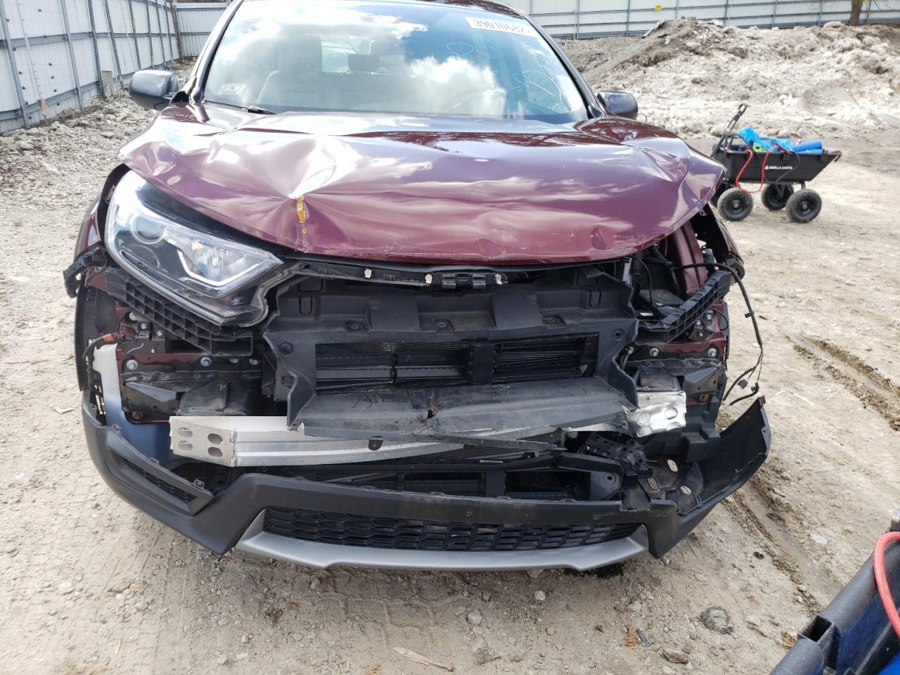 Photo 9 from auction – 2017 HONDA CR-V LX with VIN 7FARW5H38HE013405