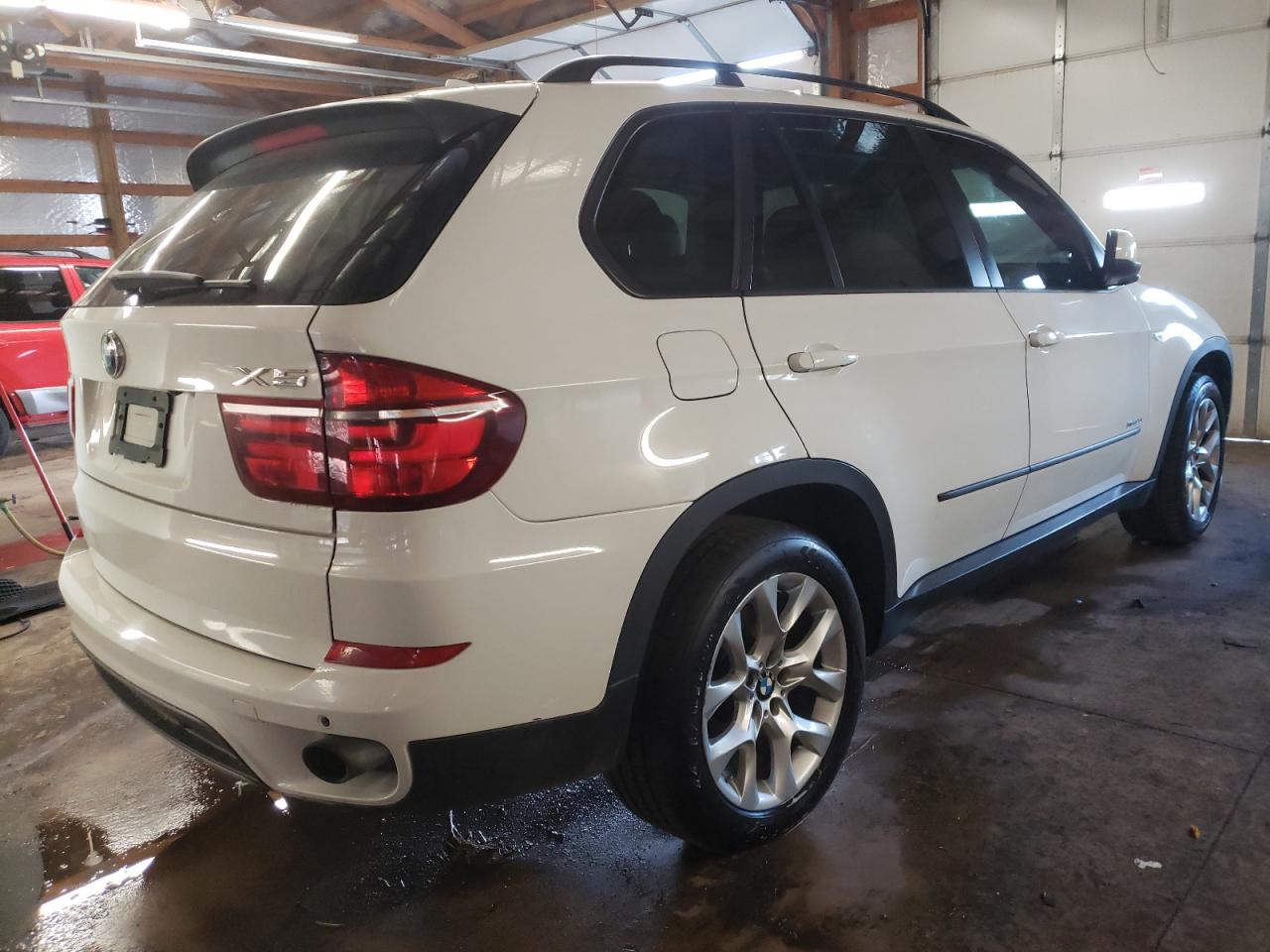 Photo 4 from auction – 2012 BMW X5 XDRIVE3 with VIN 5UXZV4C51CL985644