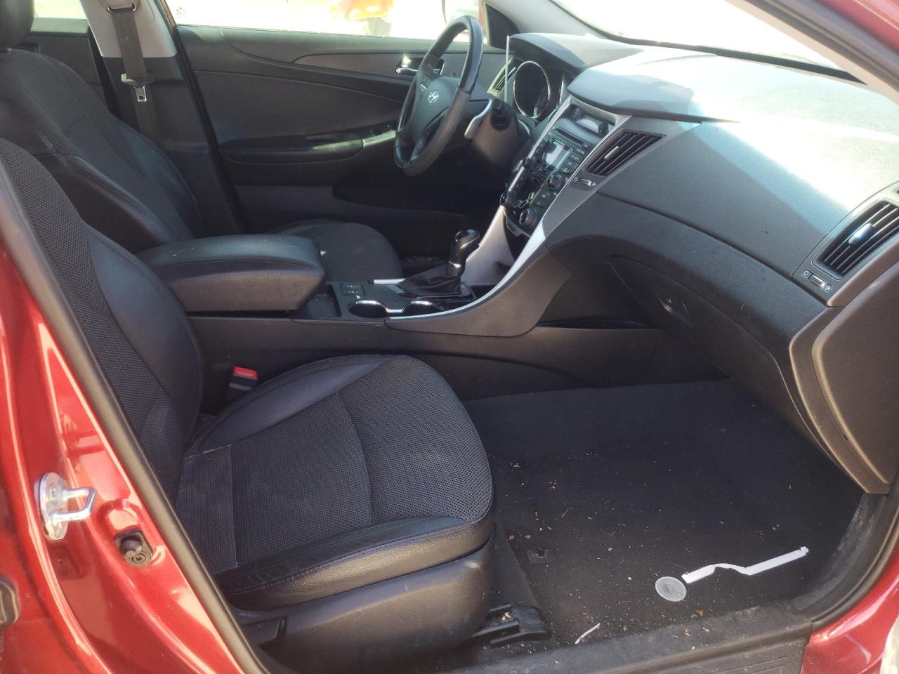 Photo 5 from auction – 2013 HYUNDAI SONATA SE with VIN 5NPEC4AC5DH655910