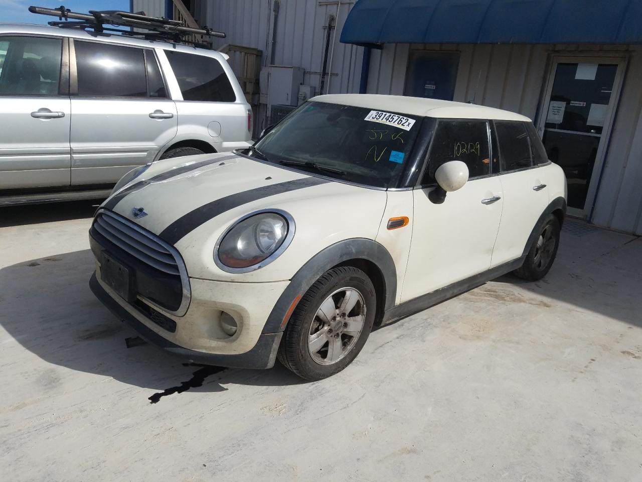 Photo 2 from auction – 2015 MINI COOPER with VIN WMWXS5C59FT837816