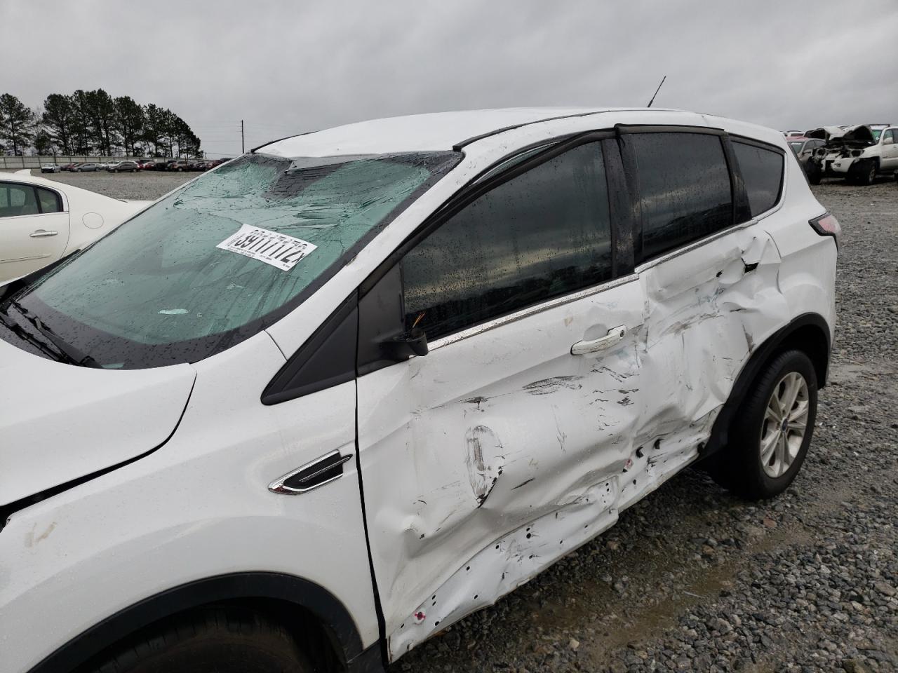 Photo 9 from auction – 2017 FORD ESCAPE SE with VIN 1FMCU0GDXHUD81401
