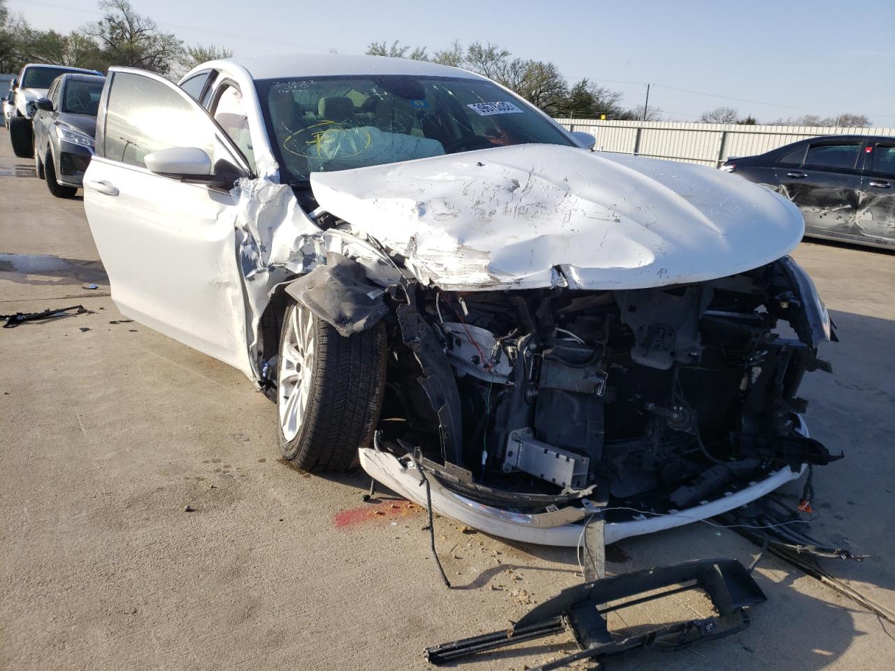CHRYSLER 200 LIMITE 2015 with VIN 1C3CCCAB8FN557504 - Photo from auction