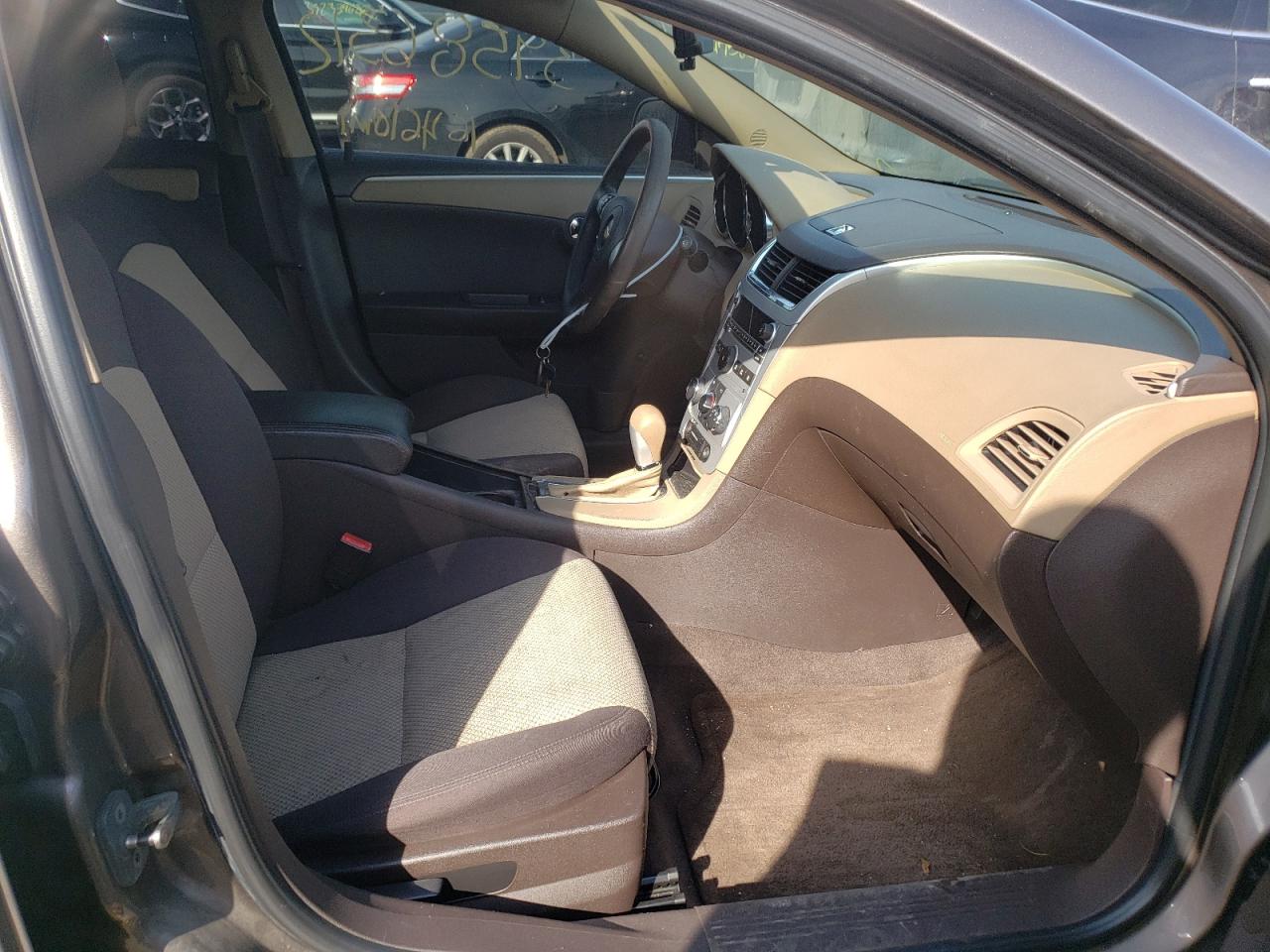 Photo 5 from auction – 2010 CHEVROLET MALIBU LS with VIN 1G1ZB5EB0AF194044