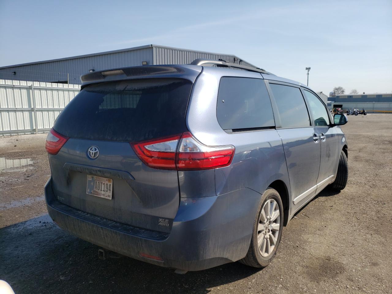 Photo 4 from auction – 2015 TOYOTA SIENNA XLE with VIN 5TDDK3DC0FS100106