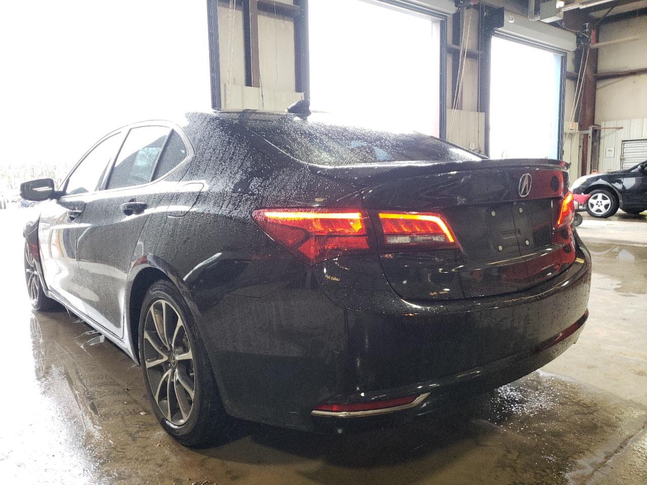 Foto 3 de la subasta – 2015 ACURA TLX con VIN 19UUB2F31FA013563