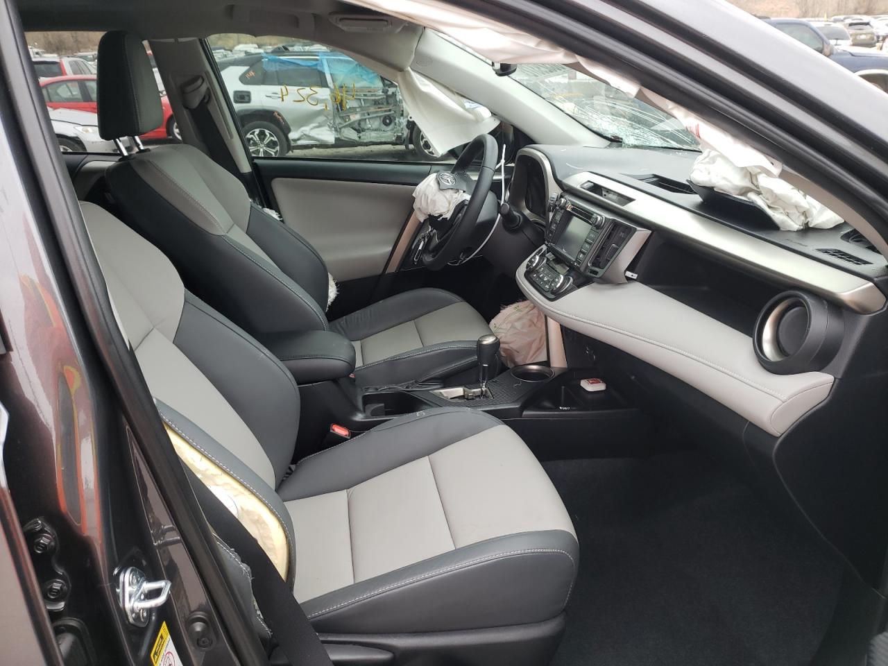 Photo 5 from auction – 2015 TOYOTA RAV4 LIMIT with VIN 2T3DFREV7FW317268