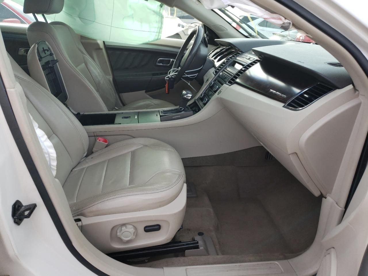 Photo 5 from auction – 2011 FORD TAURUS SEL with VIN 1FAHP2EW1BG161237