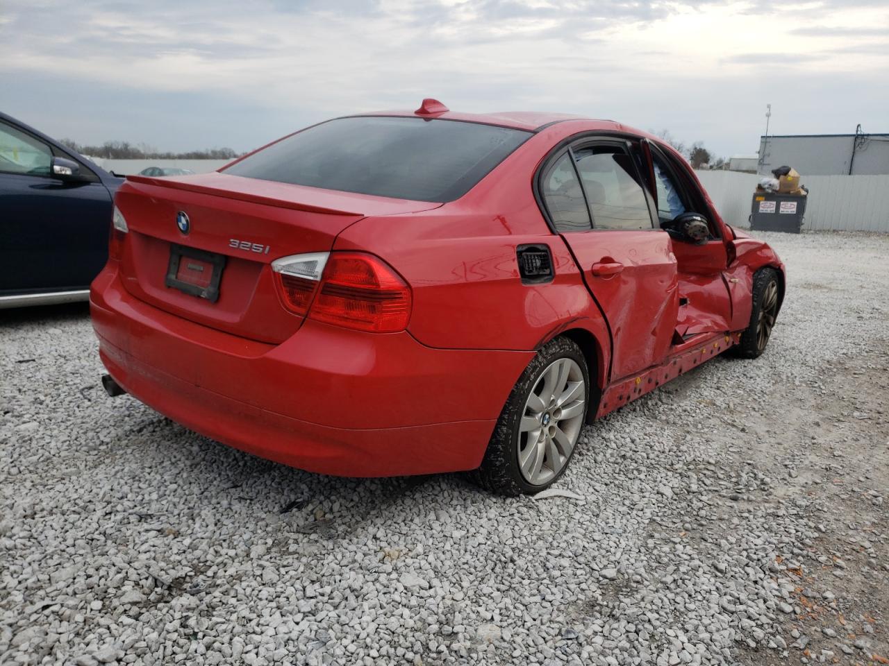 Photo 4 from auction – 2006 BMW 325 I with VIN WBAVB13566PS64933