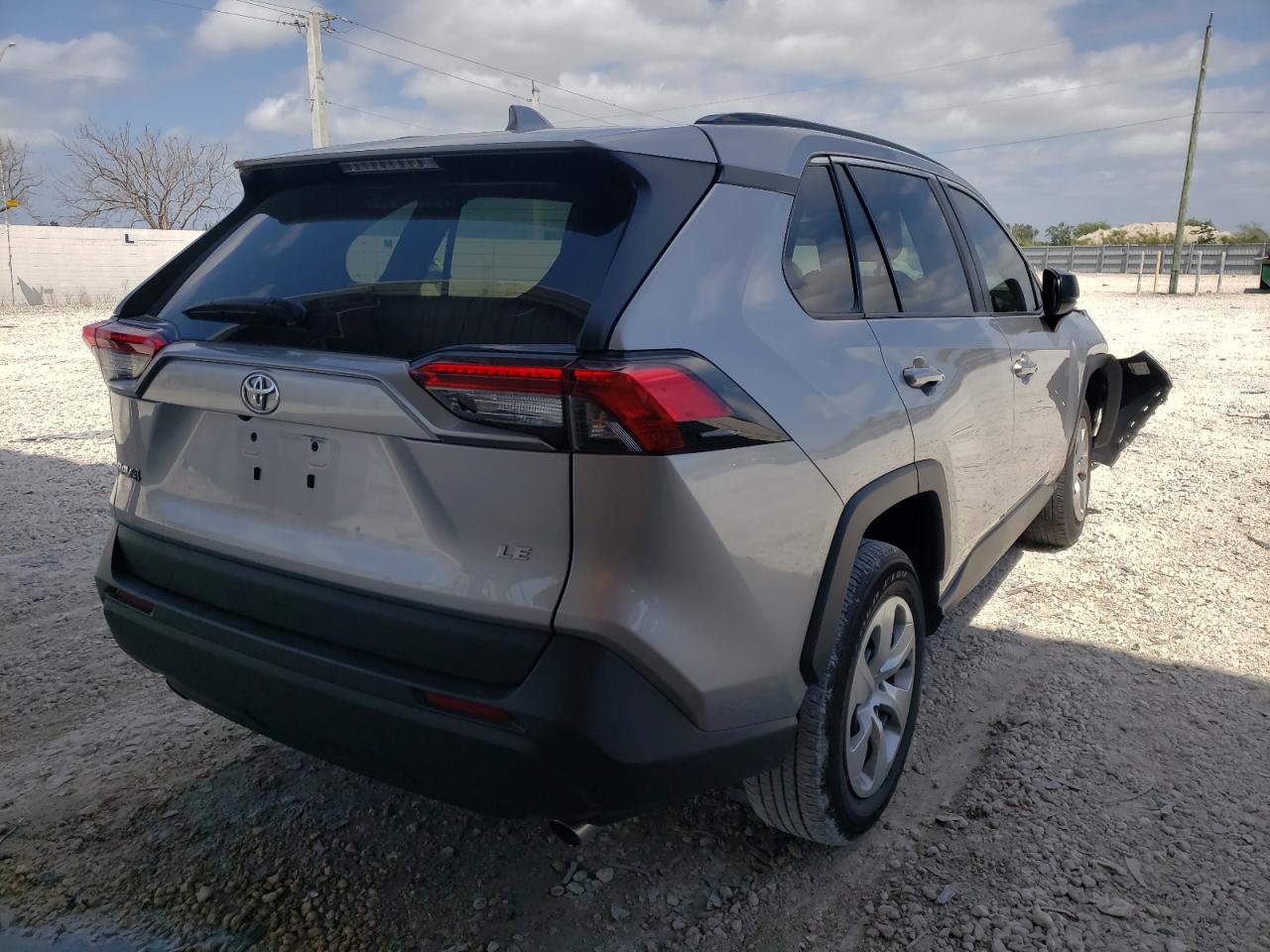 Photo 4 from auction – 2021 TOYOTA RAV4 LE with VIN 2T3H1RFVXMC093510