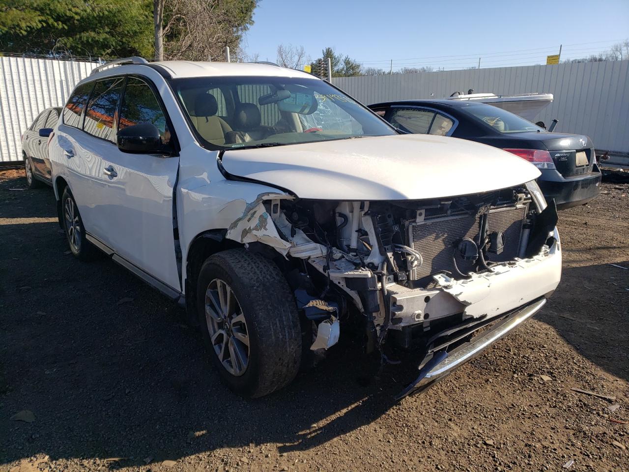 NISSAN PATHFINDER 2014 with VIN 5N1AR2MM3EC665544 - Photo from auction