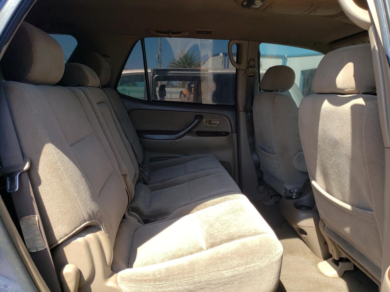 Photo 6 from auction – 2004 TOYOTA SEQUOIA SR with VIN 5TDZT34AX4S206559