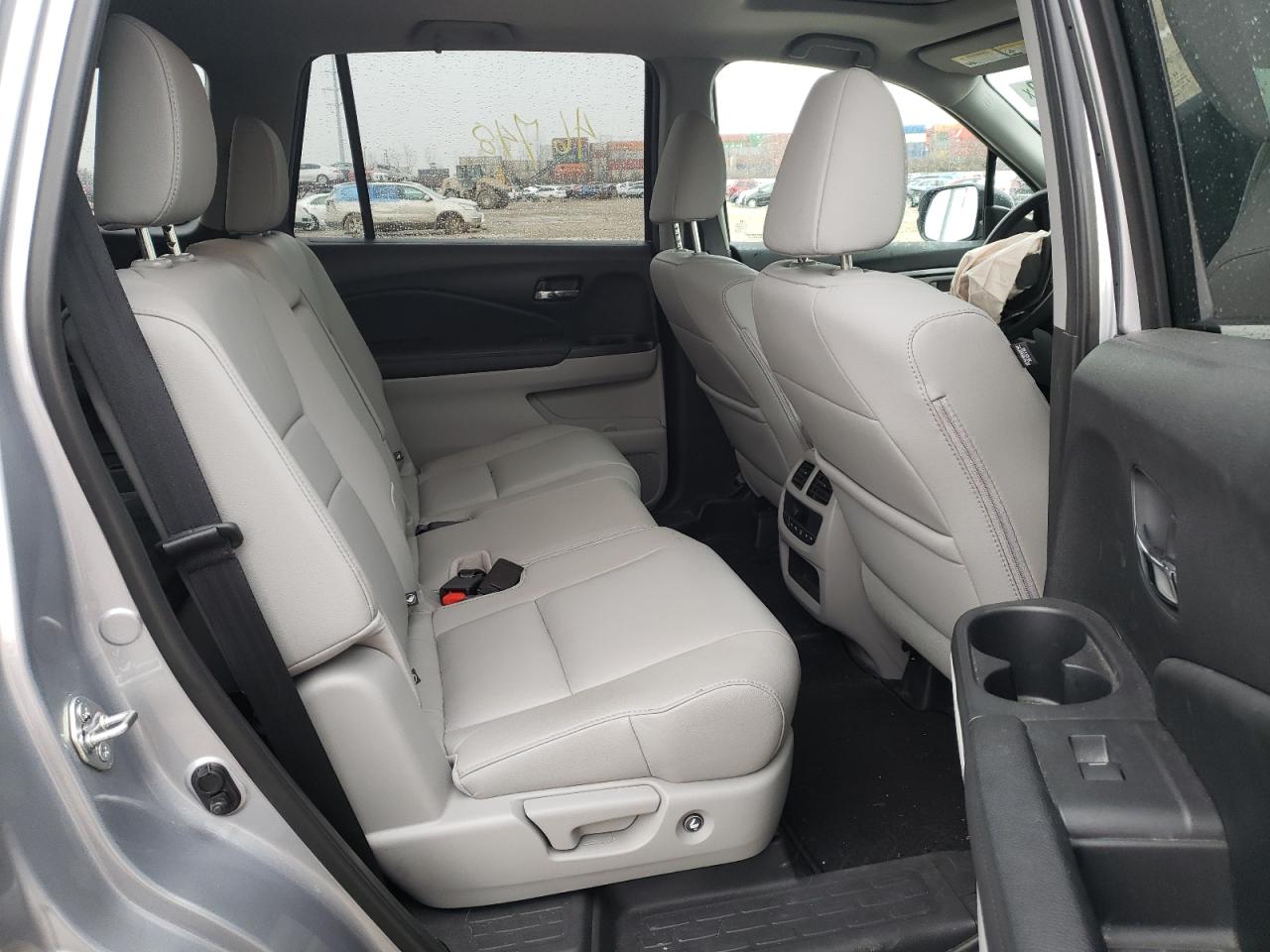 Photo 6 from auction – 2017 HONDA PILOT EXL with VIN 5FNYF6H66HB064523