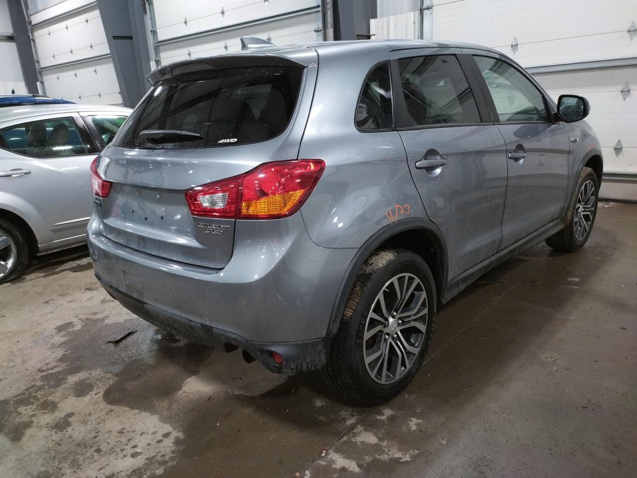 Photo 4 from auction – 2017 MITSUBISHI OUTLANDER with VIN JA4AR3AU7HZ008952