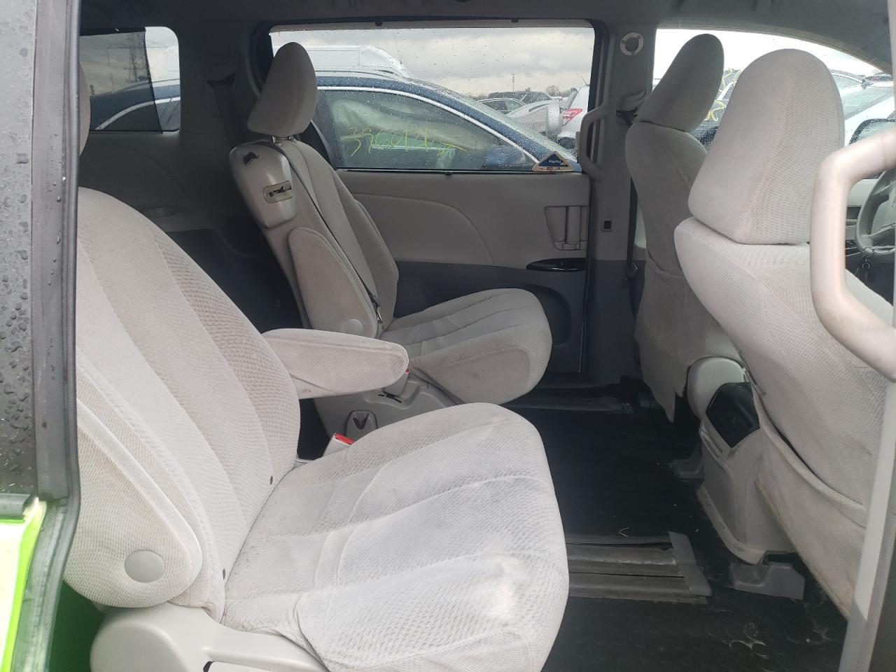 Photo 6 from auction – 2011 TOYOTA SIENNA LE with VIN 5TDKK3DC8BS062724